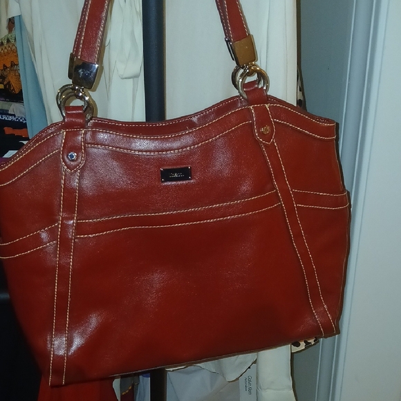 Chic Red Liz& Co Leather Shoulder Bag - Picture 3 of 6